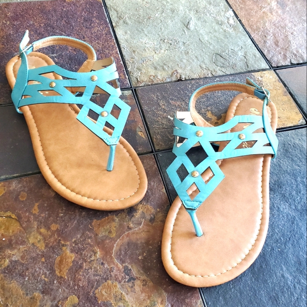 NWOT Dollymix sz6.5 turquoise sandals
